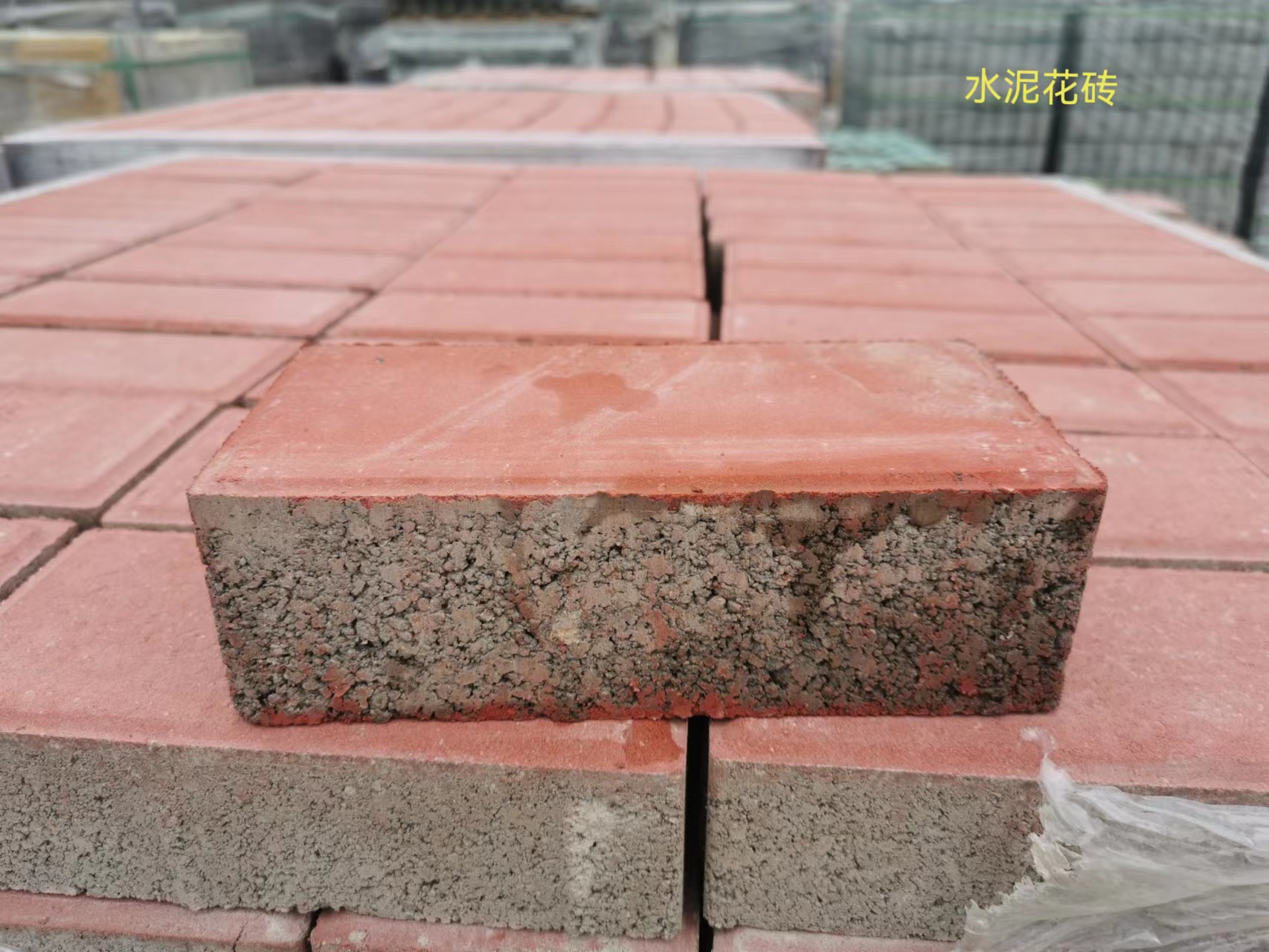 混凝土仿木護欄制作的使用優(yōu)勢有哪些？